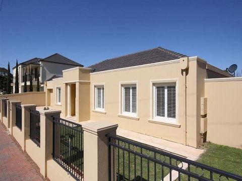 Glenelg Private Studio - Accommodation Georgetown 0