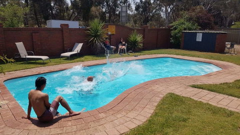 Golden Country Motel And Caravan Park - Accommodation Georgetown 1
