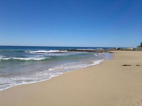 Golden Sands 1 - Absolute Beachfront - Accommodation Georgetown 0