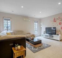 Gorgeous 4BR home in Point Cook - Accommodation Georgetown