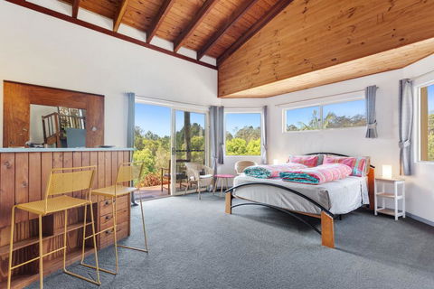 Gorgeous Mediterranean-style Hinterland Home - Accommodation Georgetown 1