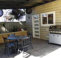 Guesthouse with Pool  BBQ - 10 kms from CBD - Accommodation Georgetown