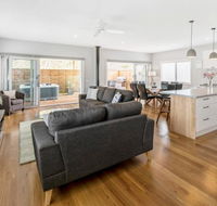HALE KUPA Rye Beach House Spa Table Tennis - Accommodation Georgetown
