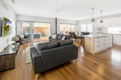 HALE KUPA Rye Beach House Spa Table Tennis - Accommodation Georgetown 0