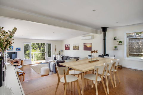 Harleian Beach House: Walk To Both Beaches - Accommodation Georgetown 2