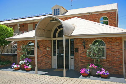 Hermitage Motor Inn - Accommodation Georgetown 1
