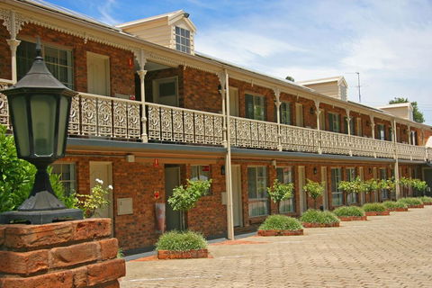 Hermitage Motor Inn - Accommodation Georgetown 2