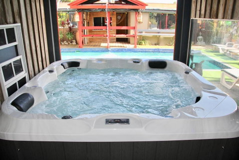 Hideaway Noosa Men Only Beach Resort - Accommodation Georgetown 1