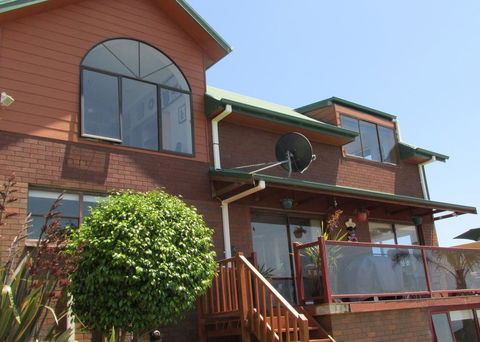 High On Penguin - Accommodation Georgetown 3
