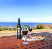 High Tide - Wallaroo Beachfront Property - Pet-Friendly - Accommodation Georgetown