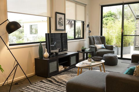 Hilltop Apartments Phillip Island - Accommodation Georgetown 1