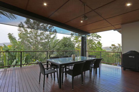 Hilltop Views - Cannonvale - Accommodation Georgetown 1