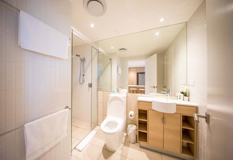 HomePlus Premier Apartments At 2663 Gold Coast Hwy, Broadbeach - Accommodation Georgetown 1