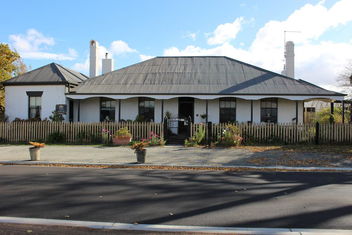 Ivy On Glenelg with Accommodation Georgetown