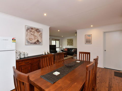 Kangaroo Cottage - Cute Accom In Bushland Setting - Accommodation Georgetown 2