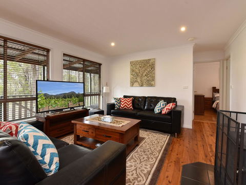 Kangaroo Cottage - Cute Accom In Bushland Setting - Accommodation Georgetown 3