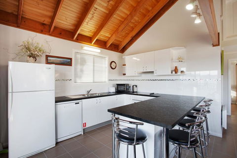 Kestrels Rest 2/116 Gippsland Street - Accommodation Georgetown 2