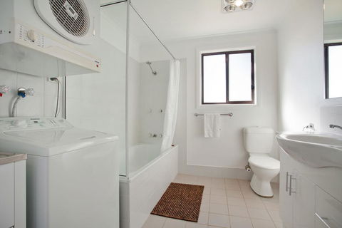 Kestrels Rest 2/116 Gippsland Street - Accommodation Georgetown 1