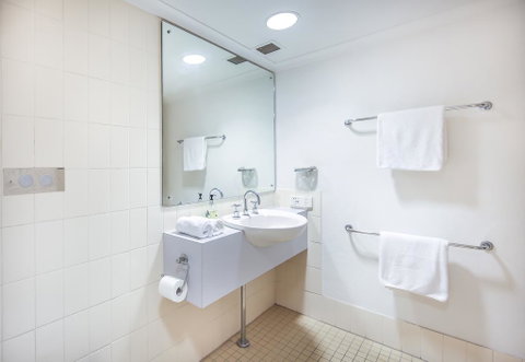 King Location - Life At Your Door - Accommodation Georgetown 3