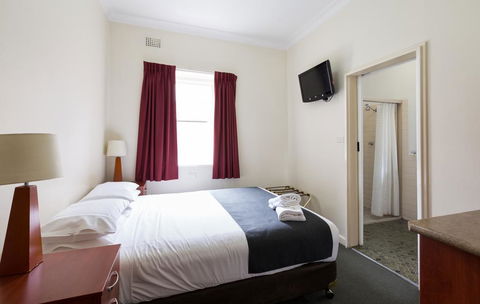 Knickerbocker Hotel - Accommodation Georgetown 0