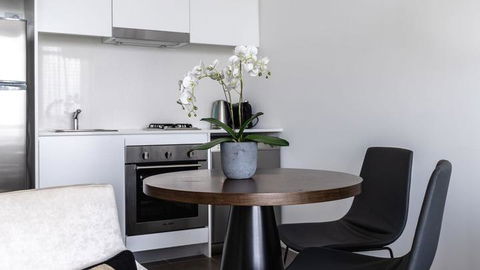 KOZYGURU Chatswood Luxury Studio NCH088 - Accommodation Georgetown 1