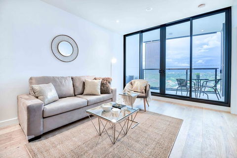KOZYGURU FORTITUDE VALLEY HIGH LEVEL 2 BED APT + FREE PARKING QFV179-2612 - Accommodation Georgetown 0