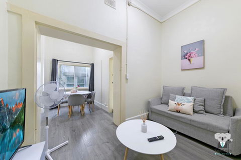 KOZYGURU Kings Cross SKY GARDEN Studio CBD - Accommodation Georgetown 2