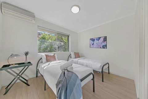 KOZYGURU MARSFIELD WALK TO MACQUARIE UNIVERSITY 3 BEDROOM NMA094 - Accommodation Georgetown 3