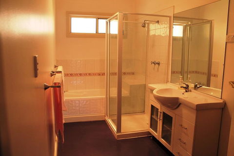 Lake Tyrrell Accommodation - Accommodation Georgetown 1