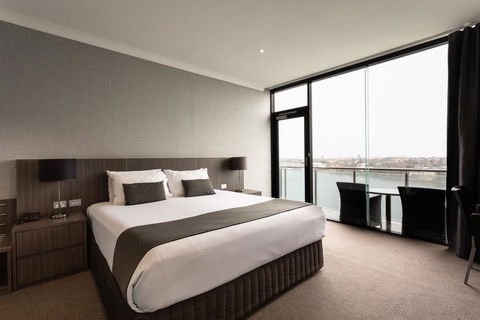 Lakes Hotel - Accommodation Georgetown 2