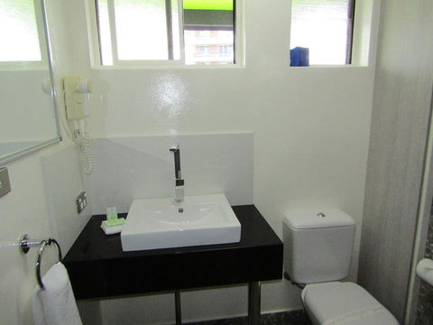 Le George Motel - Accommodation Georgetown 2