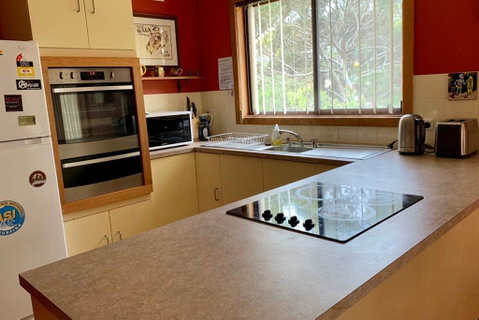Leeward - Accommodation Georgetown 2