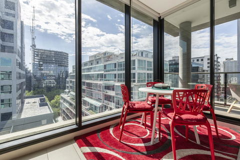 LIGHT, AIRY, SPACIOUS QUEENS ROAD APARTMENT - Accommodation Georgetown 1