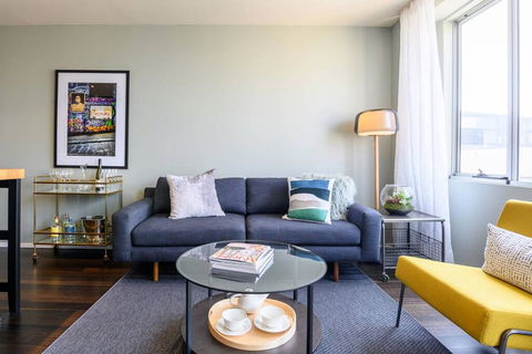 LUCY Stylish City Vibe And Views - Accommodation Georgetown 0