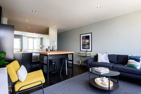 LUCY Stylish City Vibe And Views - Accommodation Georgetown 2