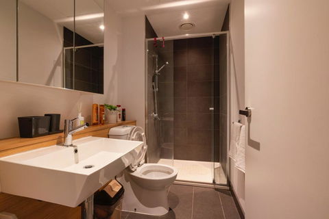 LUXE 2B Apartment Fully Furnished With Pool And Gym - Accommodation Georgetown 0