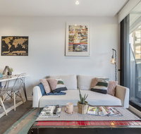 LUXURIOUS RIVERSIDE RESORT STYLE APARTMENTPOOLSPAGYMROOFTOP WITH CITY VIEWS - Accommodation Georgetown