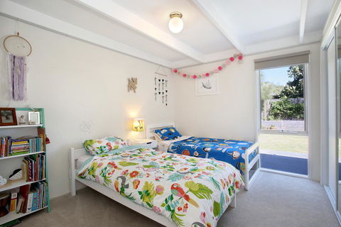 Luxury Beach House Only 250m To No 16 Back Beach! - Accommodation Georgetown 3