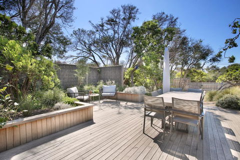 Luxury Beach House Only 250m To No 16 Back Beach! - Accommodation Georgetown 2