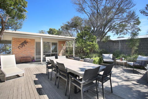 Luxury Beach House Only 250m To No 16 Back Beach! - Accommodation Georgetown 1