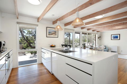 Luxury Beach House Only 250m To No 16 Back Beach! - Accommodation Georgetown 0