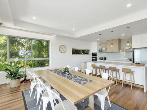 Luxury On Currumbin Beach - Accommodation Georgetown 1