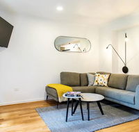 Luxury Spacious 2 Bedroom Fitzroy Apartment - Accommodation Georgetown