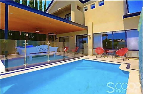 LUXURY VILLA W POOL & SPAS - Accommodation Georgetown 0