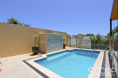 LUXURY VILLA W POOL & SPAS - Accommodation Georgetown 2
