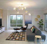 Luxury Waterfront Villa in Sanctuary Lakes - Accommodation Georgetown