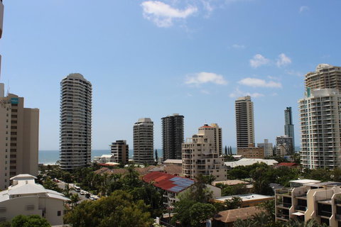 Main Beach Apartment At The Meriton - Accommodation Georgetown 0