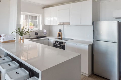 Manly Beachfront Apartment - Accommodation Georgetown 1