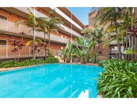 Manly Tranquil Escape - Modern Flat With Pool - Accommodation Georgetown 3