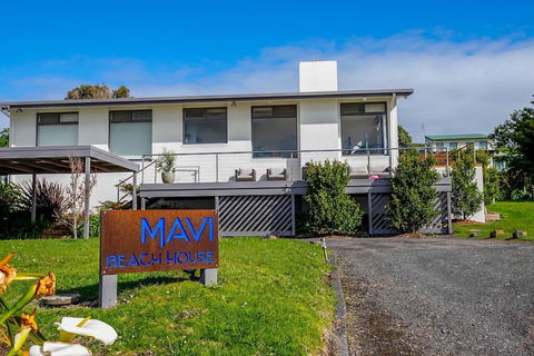 MAVI BEACH HOUSE - Beachfront, Wifi, Views - Accommodation Georgetown 2